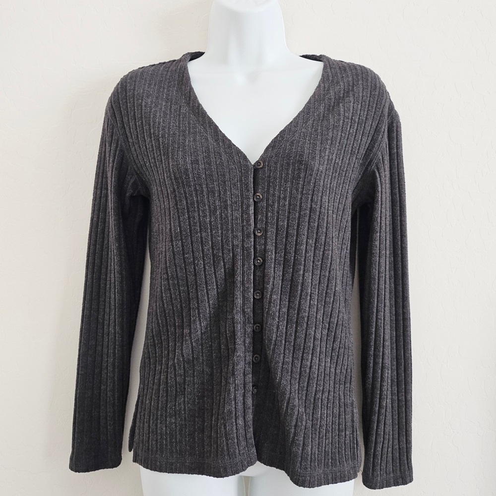🆑️3/$15 Free Assembly Women's Charcoal Ribbed V-Neck Button-Front Sweater